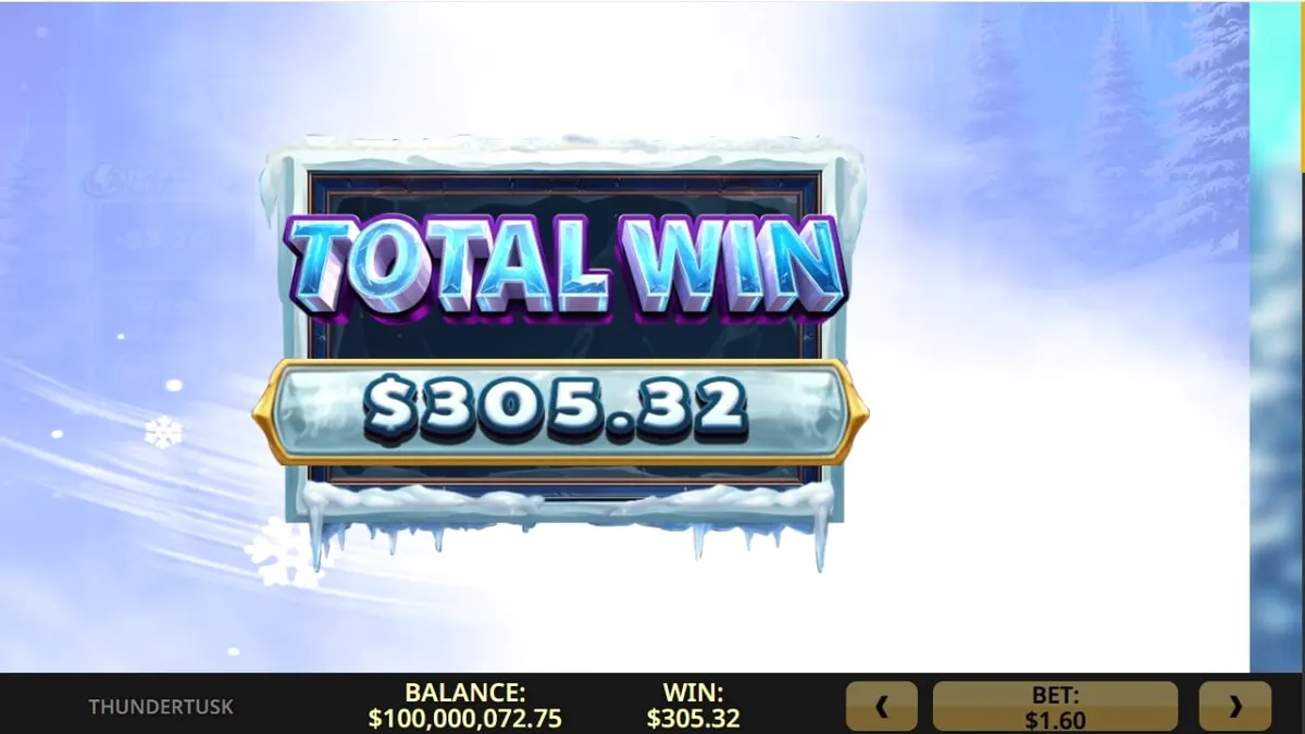 Pemandangan visual slot Thunder Tusk dengan latar belakang tundra es dan simbol prasejarah